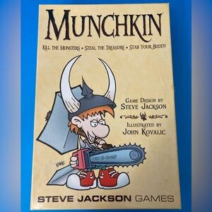 Munchkin Base Game 2015 Fantasy RPG Card Game 3-6 Players Ages 10+ 1-2 Hours